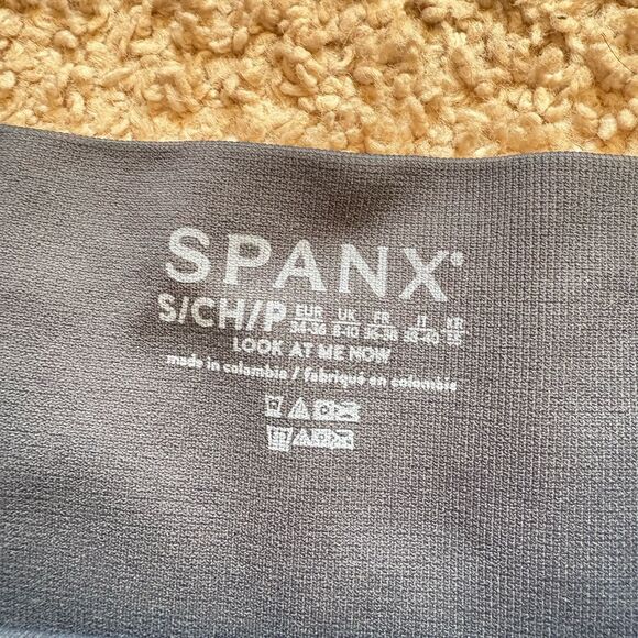 New SPANX Camo Look At Me Now Seamless Leggings XS limited edition - Picture 7 of 8